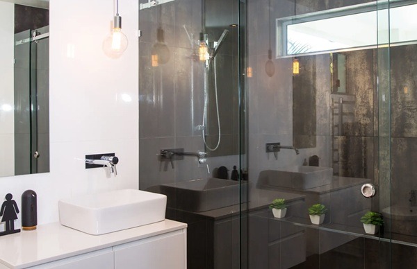Best Materials for Bathroom Renovations in Brisbane’s Climate